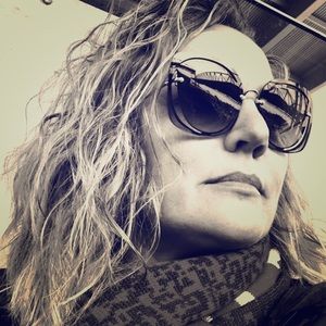 Meet your Posher, Cristina